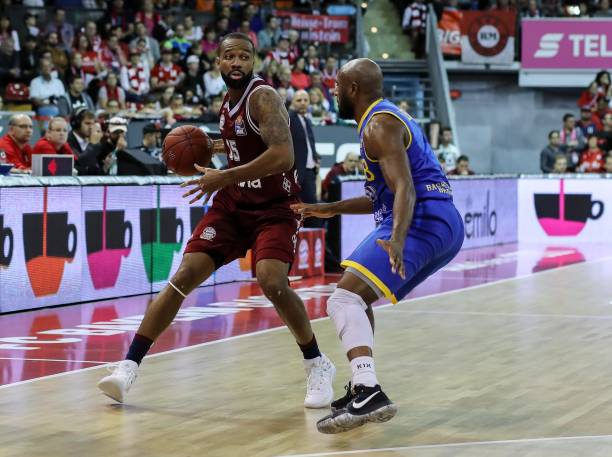 以弥补中场 以弥补中场