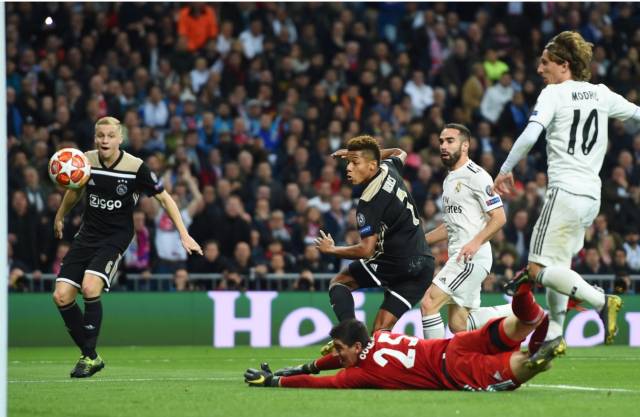 申花凭借紧 申花凭借紧