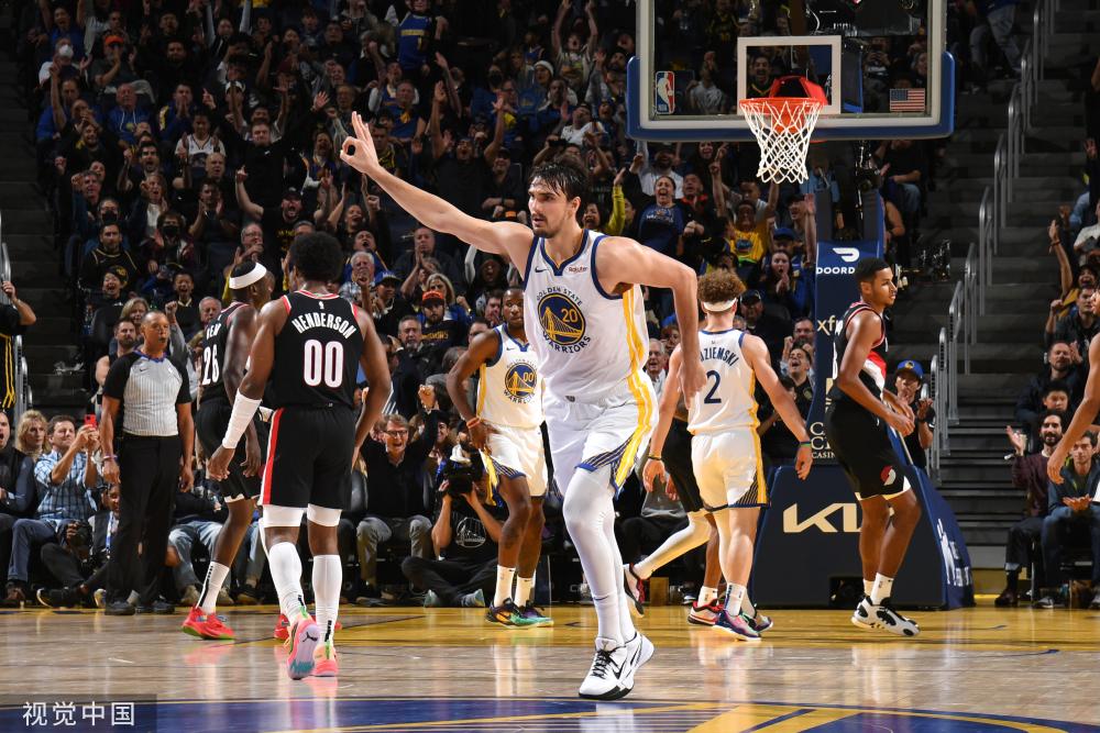 中场新人崭 中场新人崭